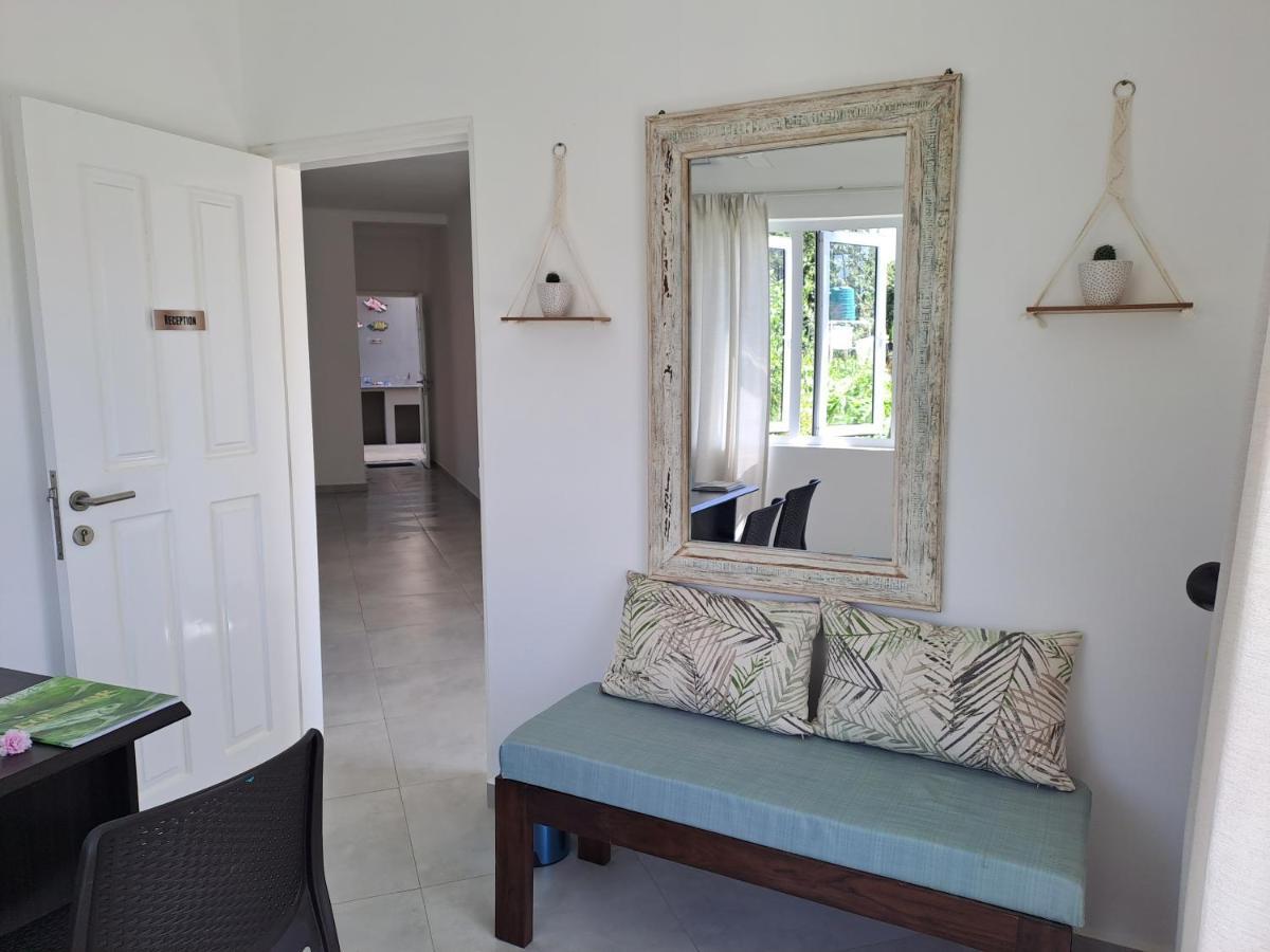 Harmony Self-Catering Apartments Beau Vallon  Exterior foto